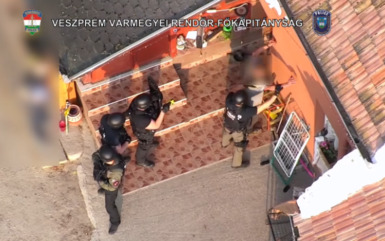 Emberkereskedelem és kényszermunka Nórápon - Videó