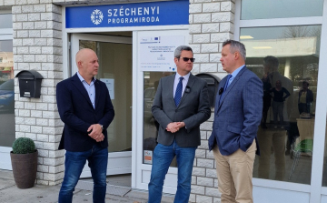 Új helyre költözött a Széchenyi Programiroda Pápán