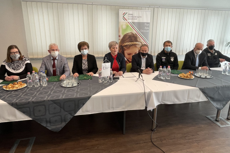 Magasabb színvonalú és számú futball-foglalkozások lesznek három pápai oktatási intézményben