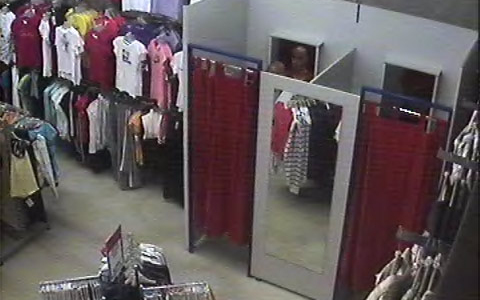 Tabletet próbált lopni az áruházból