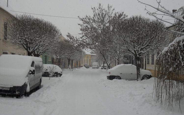 Ellepte a várost a hó!