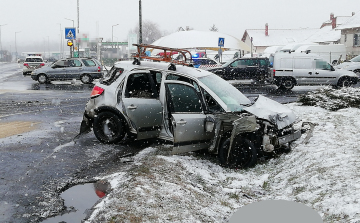 Jelzőlámpás kereszteződéssé alakítják át az Ajka-bakonygyepesi csomópontot