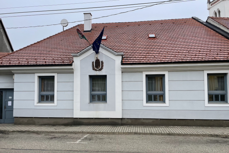 12 éves lánnyal került intim viszonyba egy 24 éves férfi, az egyik Pápa környéki faluban