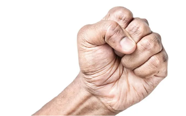 Volt barátnőjét és annak új élettársát bántalmazta