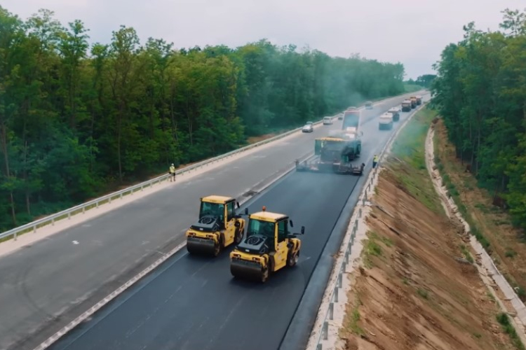 Így áll a 83-as út építése - Videó