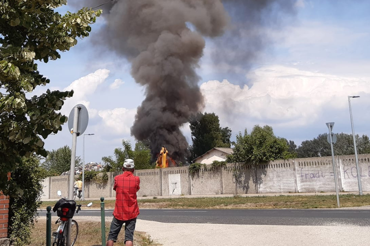 A MÉH telepen csaptak fel a lángok ma délután
