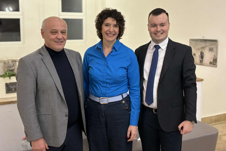 Kampányrendezvényt tartott a Demokratikus Koalíció Pápán