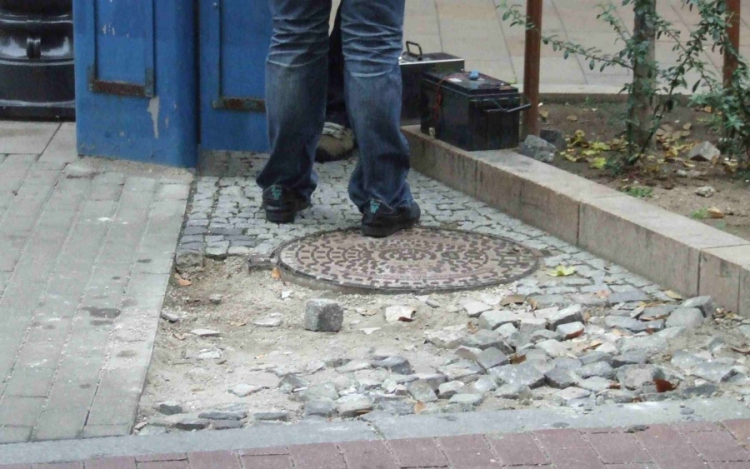 Követ dobált szilveszterkor