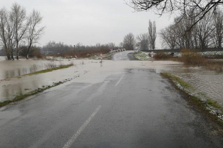 Árad a Bakonyér és a Gerence! Megnyitották a vaszari utat