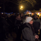 Négy gyertya ég a város adventi koszorúján