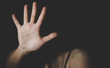 Brutális! Ájulásig rugdosta volt élettársát a pápai férfi