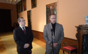 Visszakerülnek az Esterházy-kastélyba az Ősök Csarnoka festményei