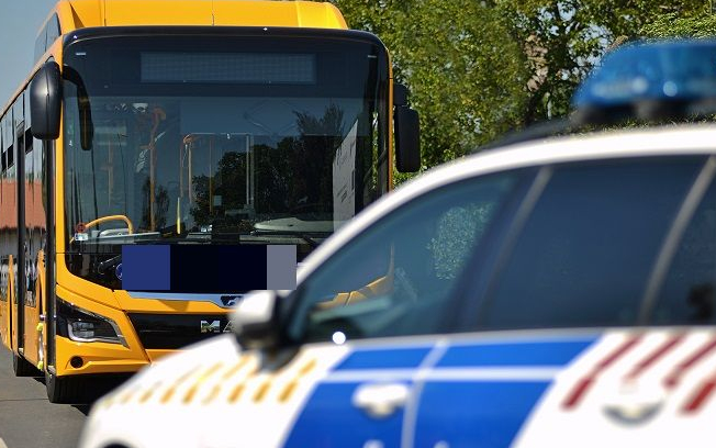 Olyan részeg volt a Malomsoknál elfogott buszsofőr, hogy alig tudta az úton tartani a járművet