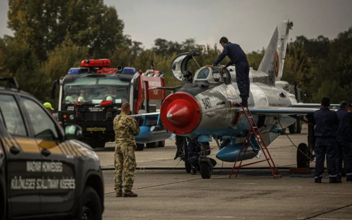 Újra MiG-21-esek szálltak le a pápai légibázison!
