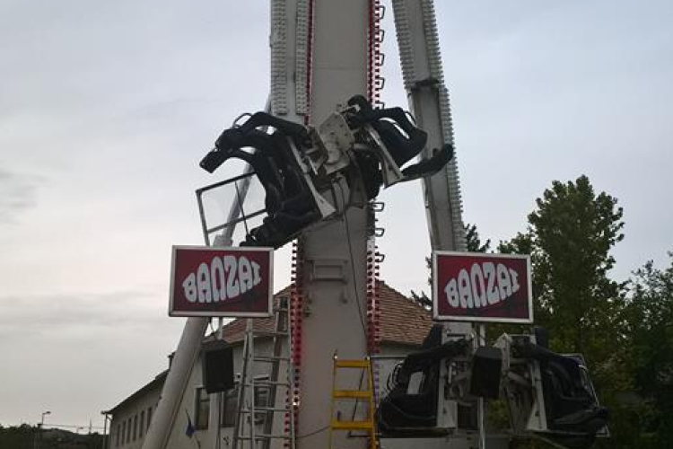 Leszakadt egy extrém hinta Várpalotán - Több sérült