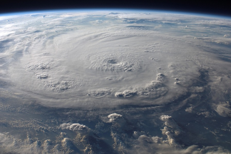 Sosem tartott ilyen erős hurrikán Európa felé