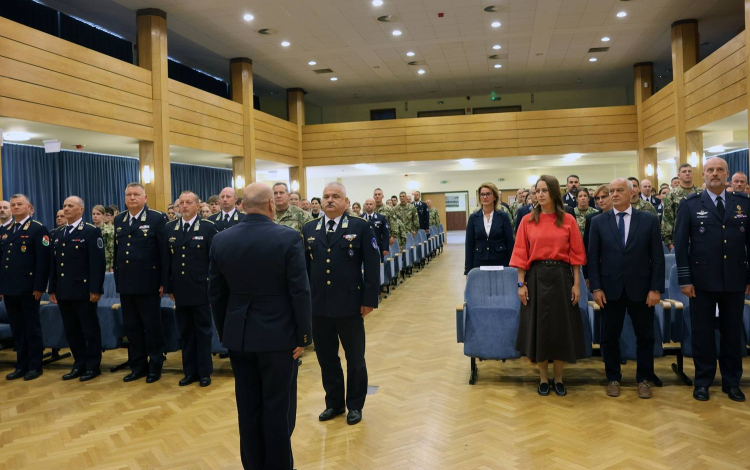 A Honvédelem Napját ünnepelték a pápai bázisrepülőtéren