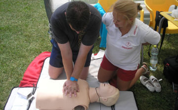 Közbiztonsági délelőtt a pápai Várkertfürdőben