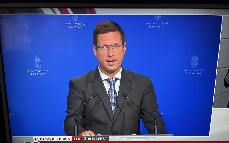 Csak a magántulajdonú gépjárművek számára tartják fenn a 480 forintos üzemanyagárat!