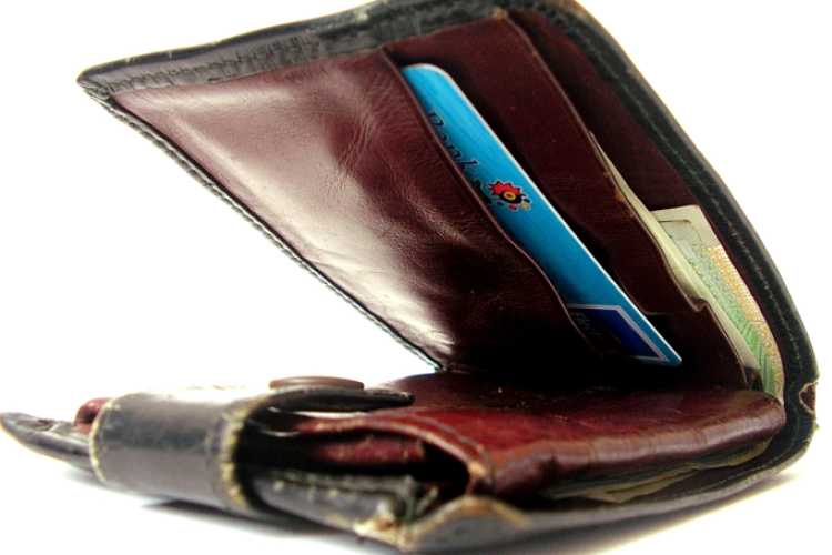 Lopott majd lebukott…