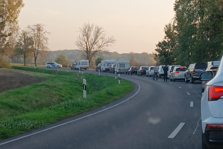 Motoros baleset történt Pápakovácsi és Pápa között