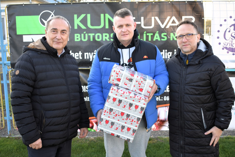 Dr. Kovács Zoltán is csatlakozott a civilek adománygyűjtő akciójához