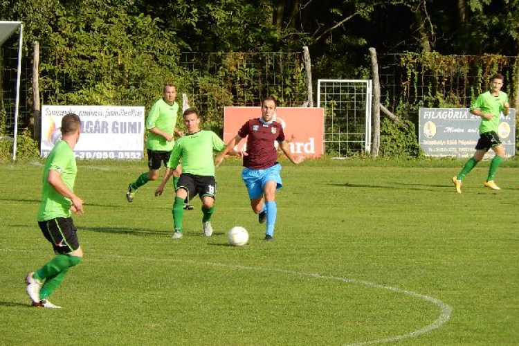 Az Ugod is beleszaladt a pápai késbe