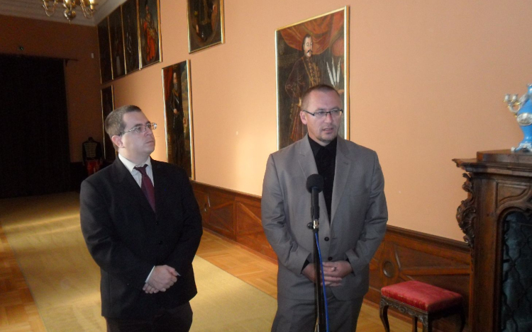 Visszakerülnek az Esterházy-kastélyba az Ősök Csarnoka festményei