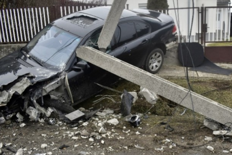 Nagy szerencséje volt a Bakonyszentlászlón balesetező BMW-snek