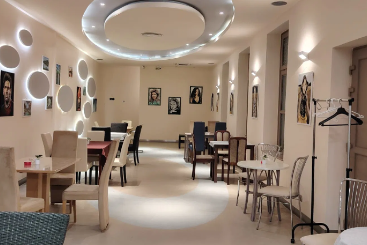 Kultúrkávézó nyílt Pápán