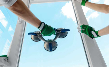 Tizenkét ügyfelét károsította meg a pápai »ablakos«