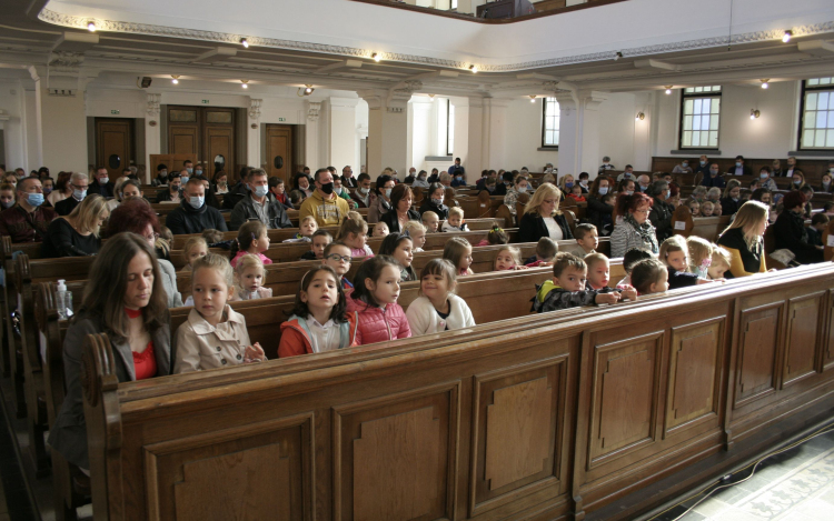 Befogadó istentisztelet a pápai református templomban