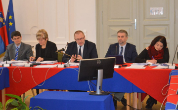 Hitelt vesz fel az önkormányzat