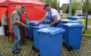 Továbbra is ingyenen a házhoz menő szelektív hulladékgyűjtés