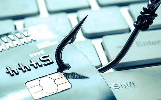 Kezeket fel! Előre utalás tilos!