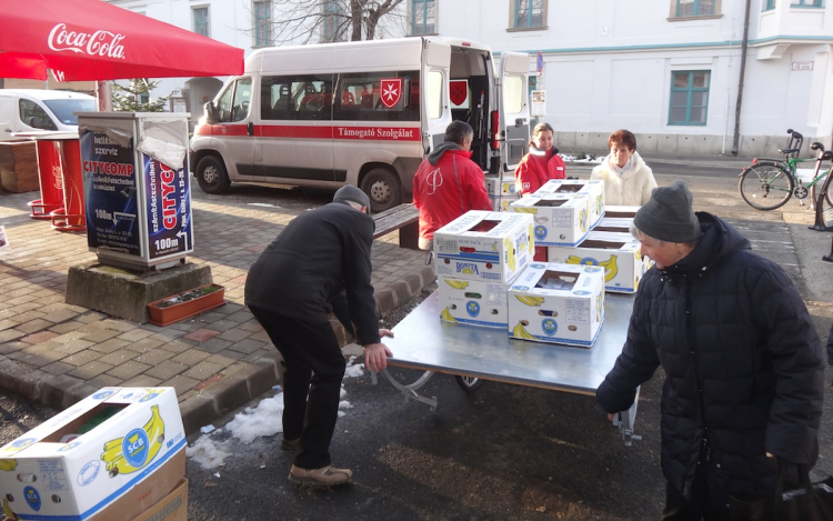 Többszáz nyugdíjas ünnepét tették szebbé