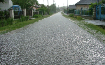 Figyelmeztetés: Viharok és jégeső várható
