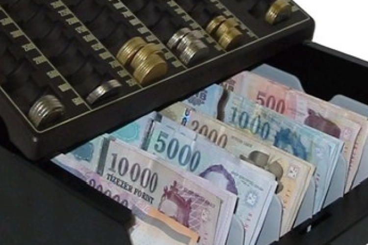 Sikkasztott a munkahelyéről