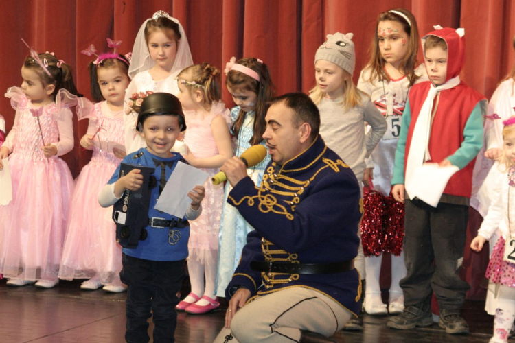 Bál, bál maszkabál - Farsangi Forgatag a színházban