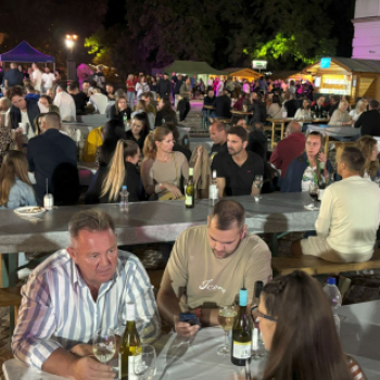 Pápai Cicege és Borfesztivál - Péntek - 2025