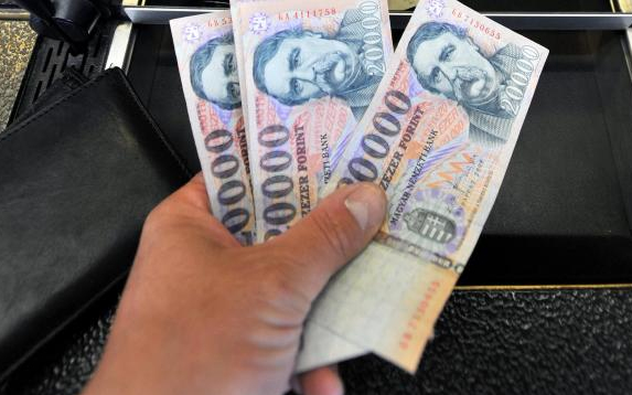 Pápai étterem kasszájából lopott a homokbödögei férfi