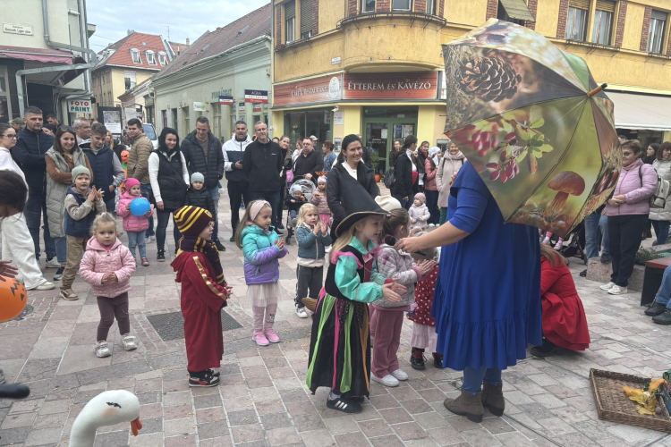 Halloweeni Forgatag - Pápa