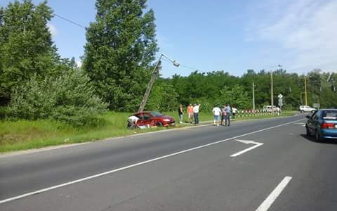 Két autó ütközött a 83-ason