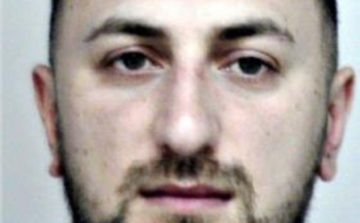 Szökésben a képen látható férfi, a pápai rendőrök a lakosság segítségét kérik