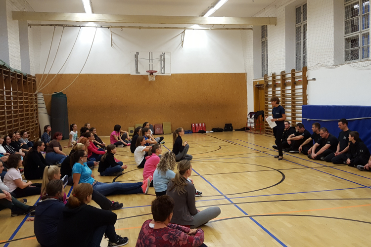 Ismét önvédelmi tanfolyam Pápán