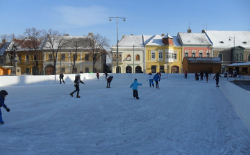 Megnyitott a korcsolyapálya