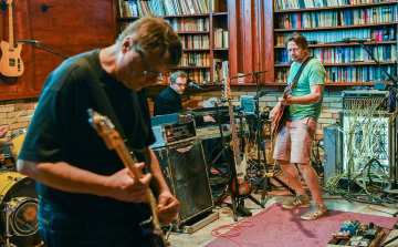 Új Kispál és a Borz-lemez jelent meg 19 év után