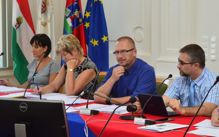 Újra megnyithatják a Fő utcát a forgalom előtt