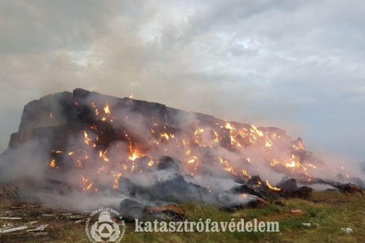 Többezer szalmabála lángolt Takácsiban