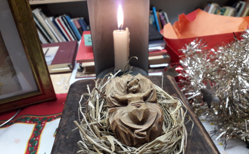 Kellemes karácsonyi ünnepeket és boldog új évet!